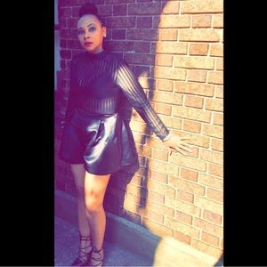 Satin sheer jumpsuit 
Lightweight 


EXCELLENT USED CONDITION 
SMOKE FREE HOME